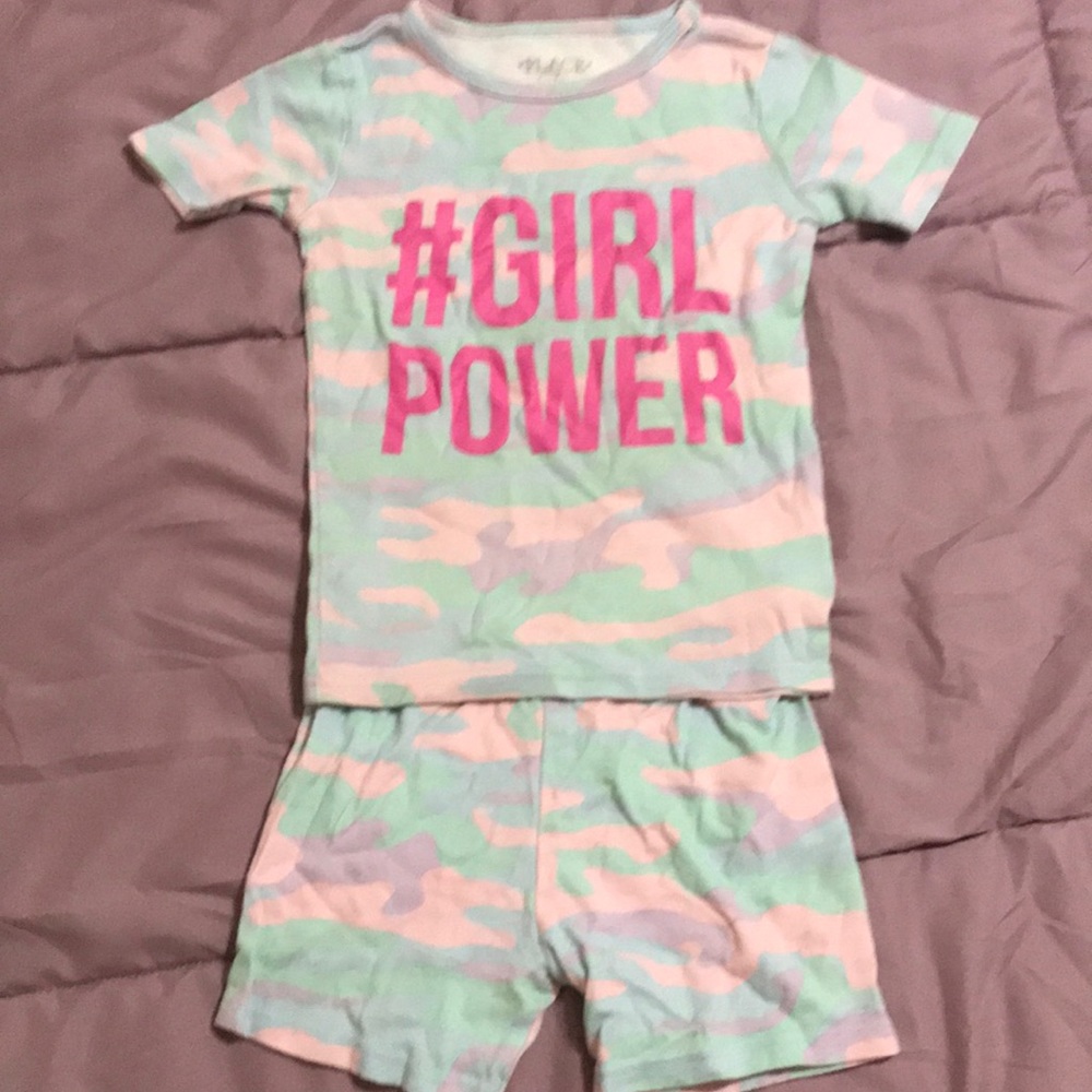 Girls pajama set size 5- 3 for $15